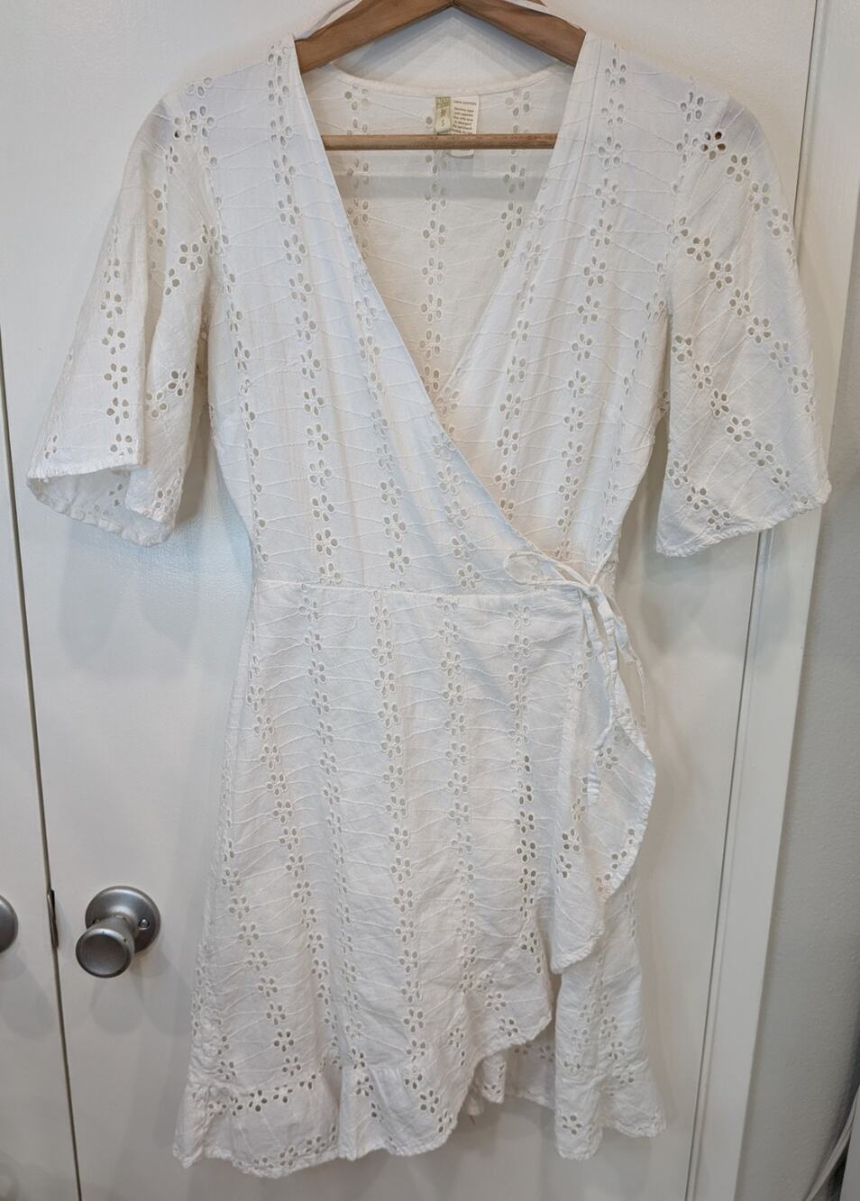 White Cotton Eyelet Wrap Dress S Mini Ruffle Flutter Sleeve Boho Graduation LWD